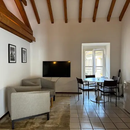 Apartman In The Old City, Piazza Grande *